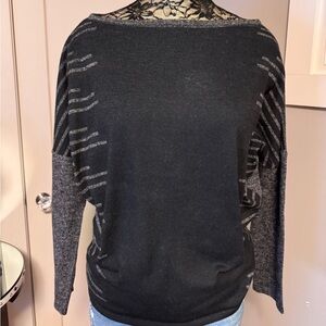 Go Couture Women’s Black & Gray Boatneck Sweater